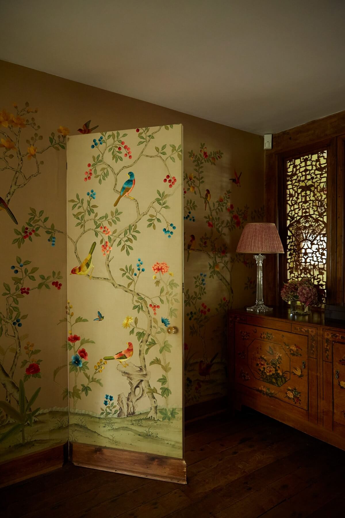 handpainted-floral-mural-birds-english-cottage-nordroom