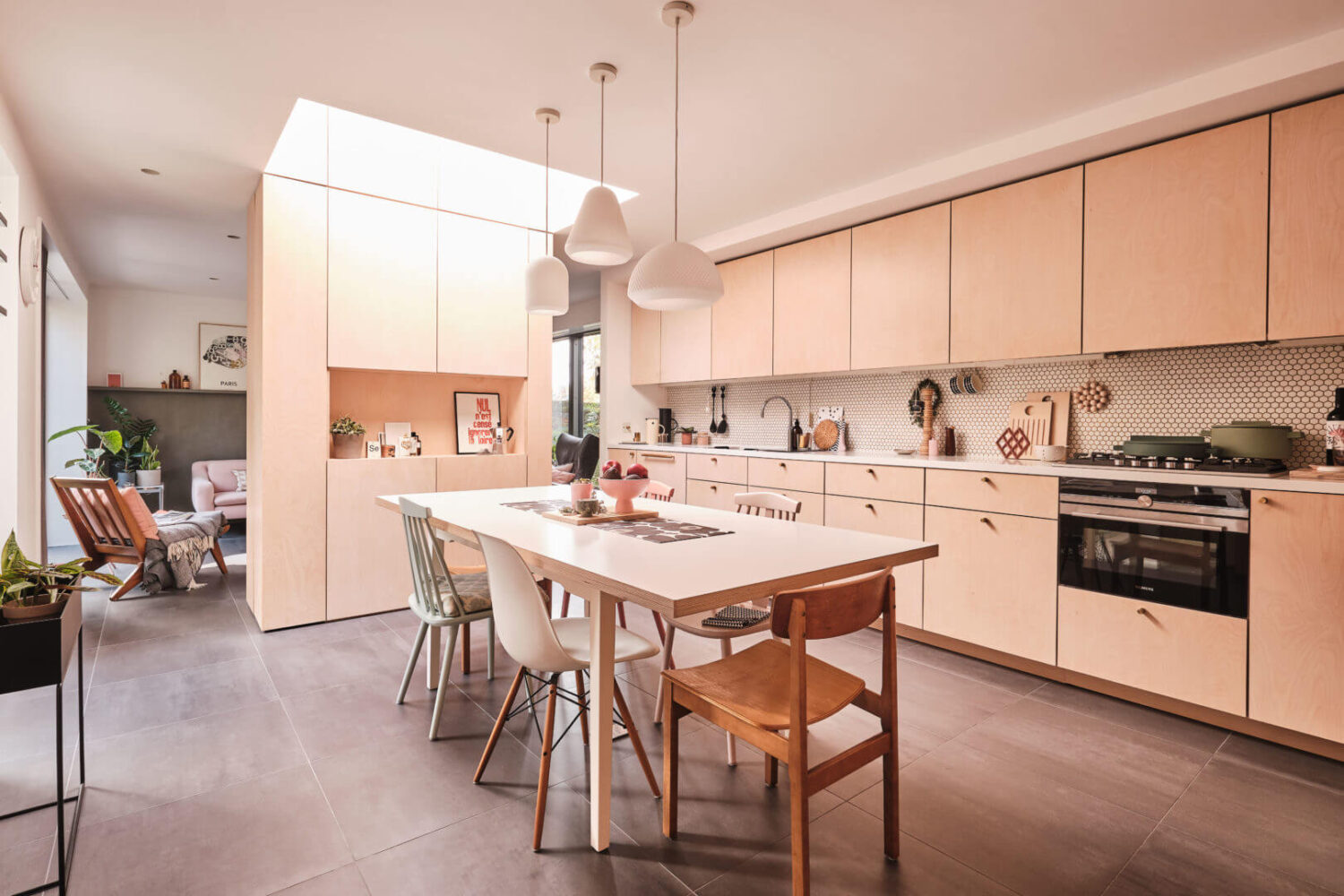 A Modern Award Winning House in London 1 open-plan-kitchen-living-dividing-wall-nordroom