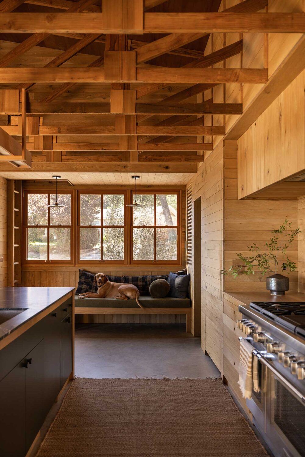 The Warm Mountaintop Home of Actor Hayden Christensen 7 Kitchen-Altadena-William-Hunter-Collective-bench-nordroom