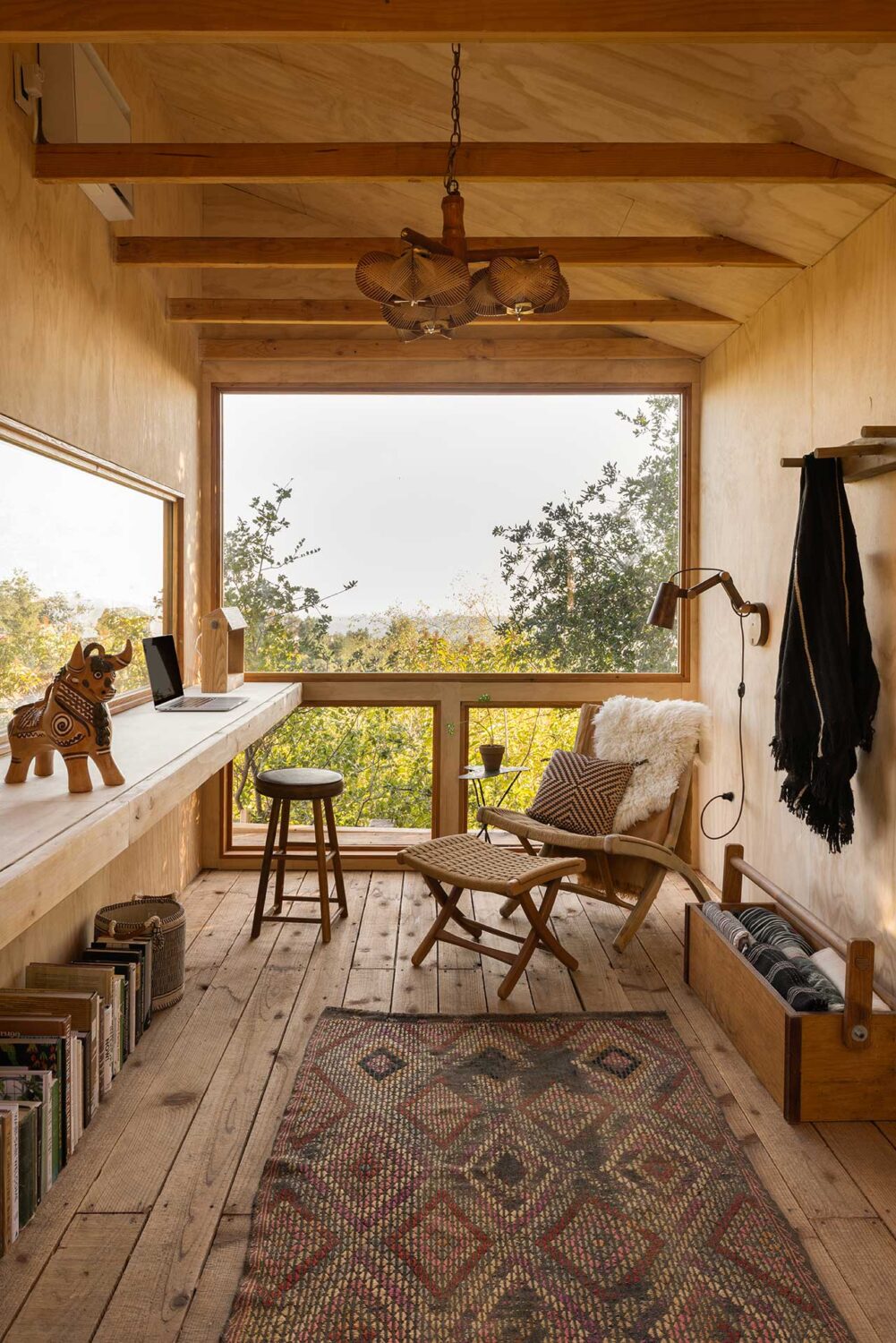 Best of 2022: Home Offices 1 garden-shed-reading-room-mountaintop-home-hayden-christensen-nordroom