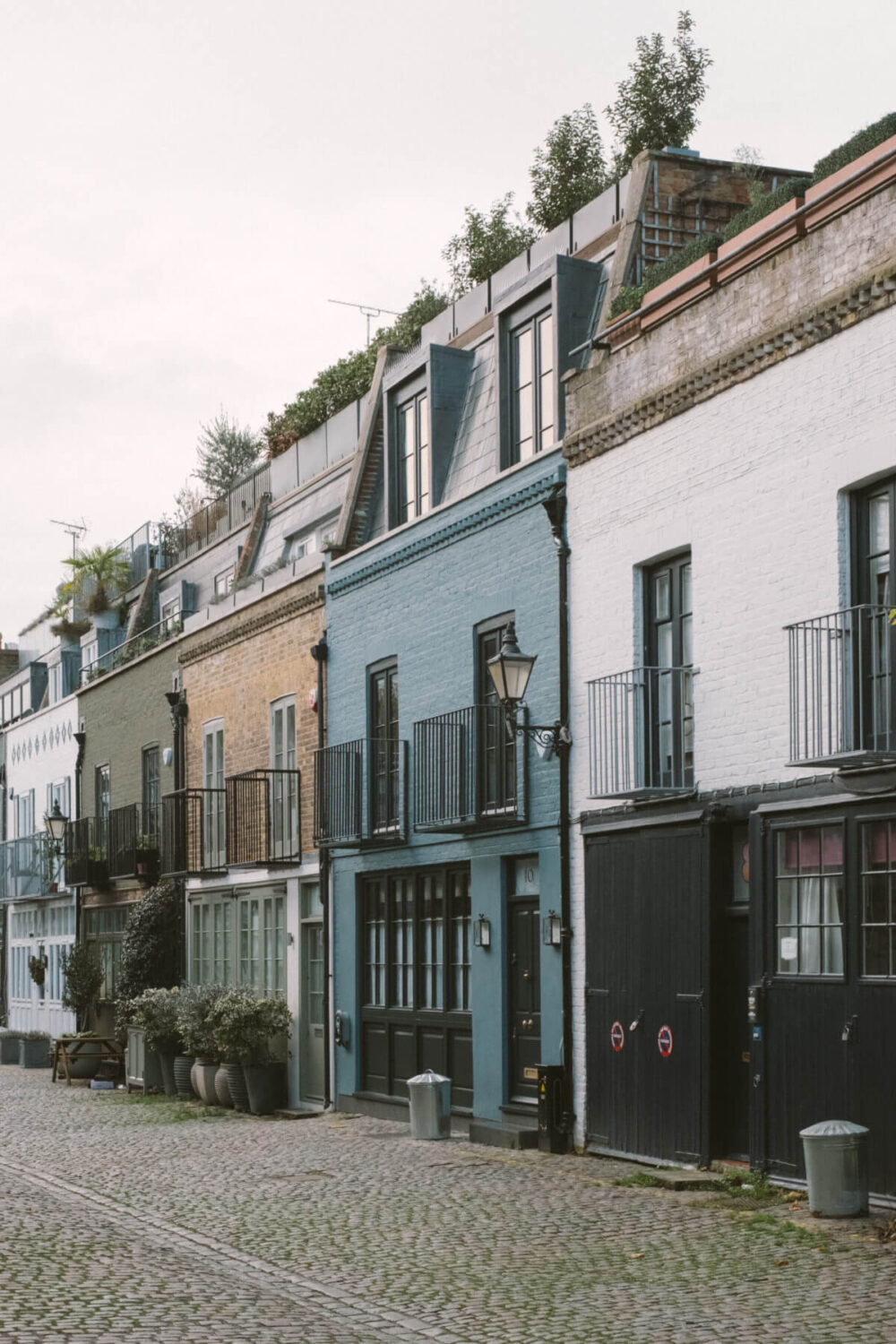 A London Mews House Made Famous in Love Actually 1 love-actually-mews-house-keira-knightley-nordroom