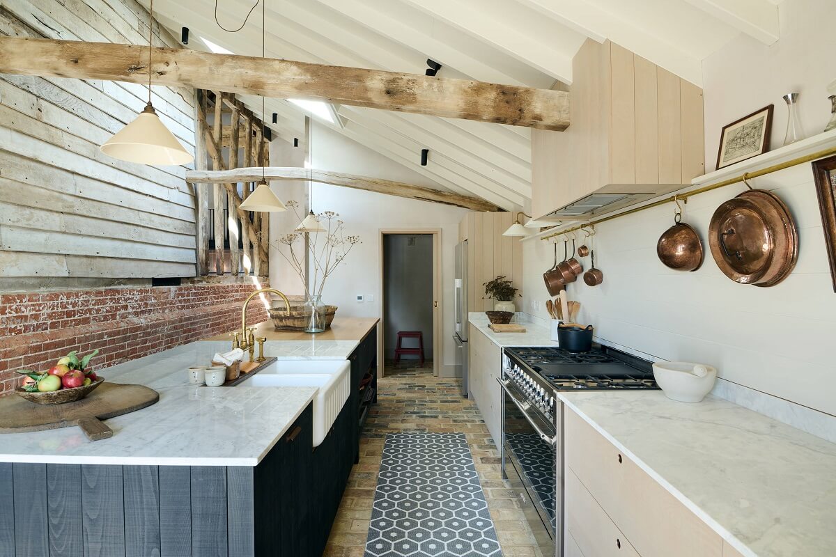 A deVOL Sebastian Cox Kitchen in a 17th Century Barn House 2 the-Sebastian-Cox-Kitchen-farmhouse-wooden-beams-nordroom