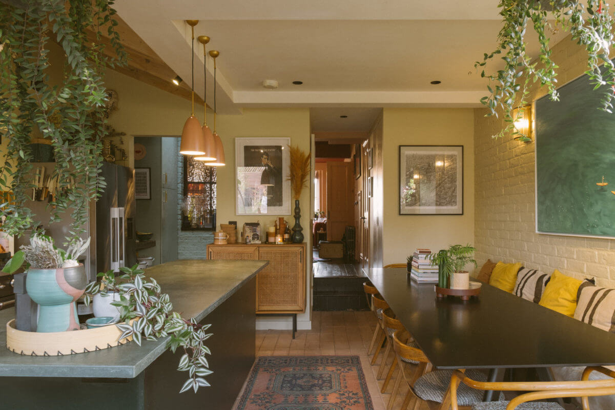 A Victorian House in London Decorated in Warm Color Tones 7 kitchen-dining-table-plants-victorian-house-nordroom