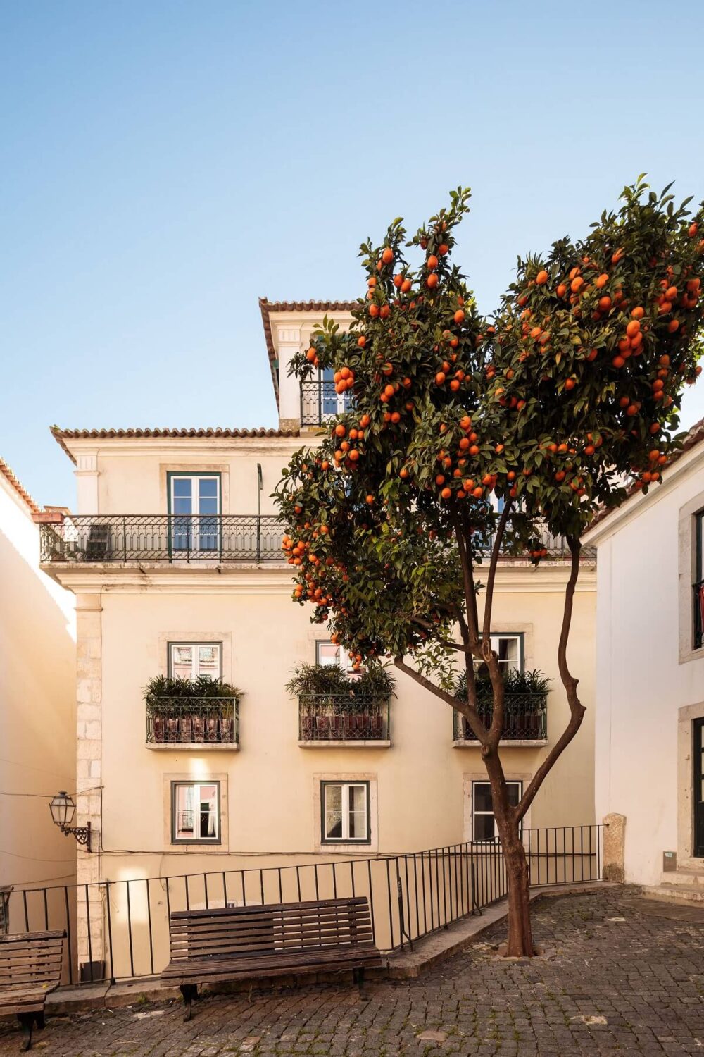 A Lisbon Townhouse with Historic Charm 1 exterior-lisbon-townhouse-with-historic-charm-nordroom