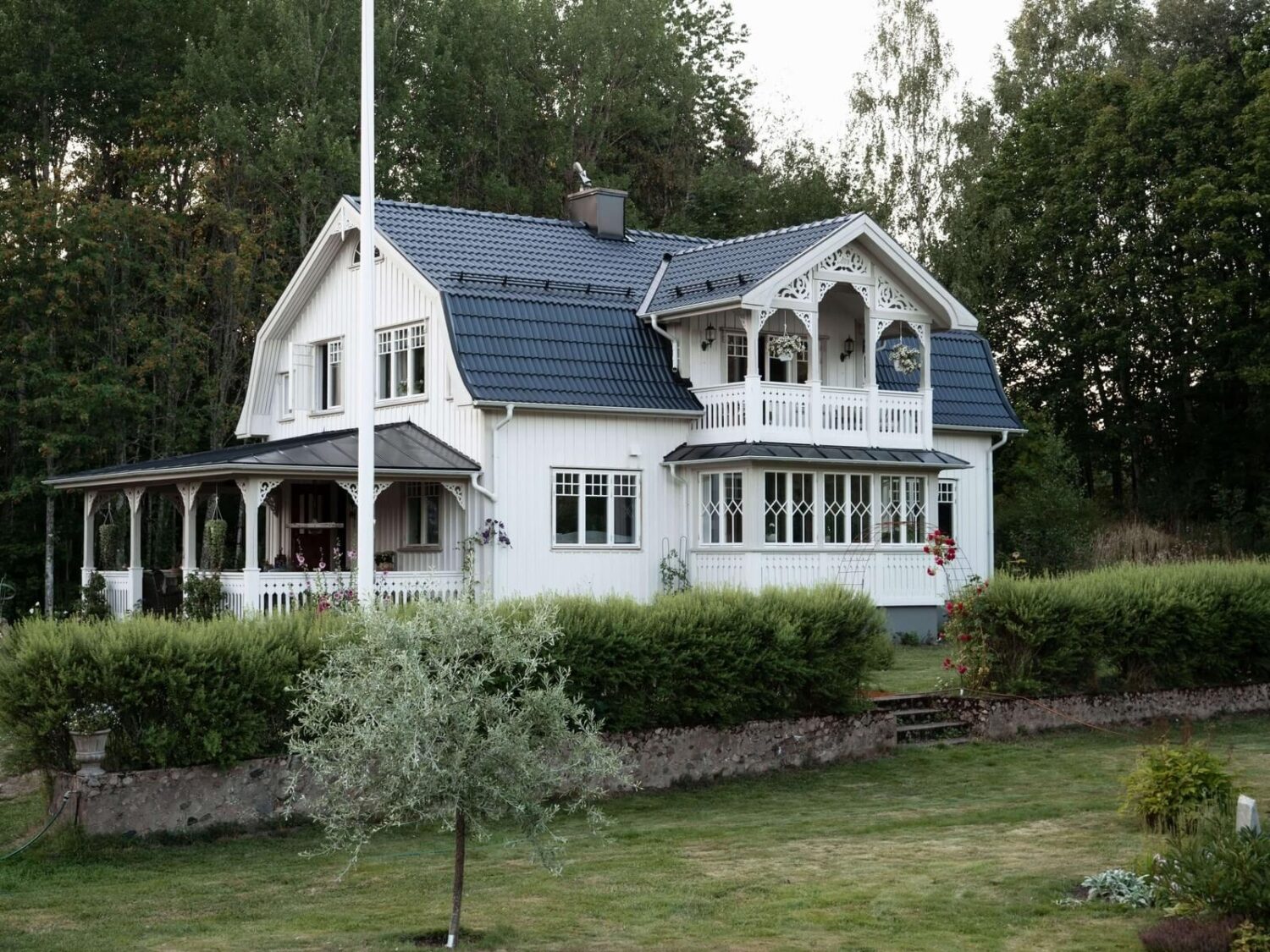 An Idyllic Family Home in the Swedish Countryside 26 white-swedish-country-house-nordroom