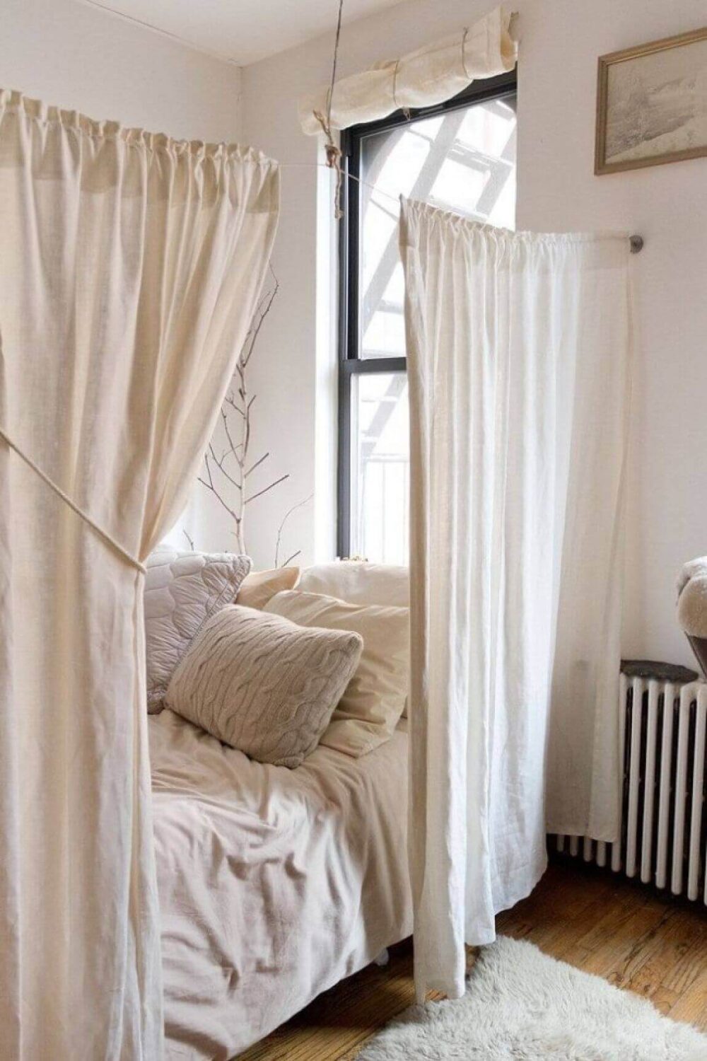 53 Studio Apartments with a Curtain Room Divider 40 curtain-room-divider-dorm-room-ideas-nordroom