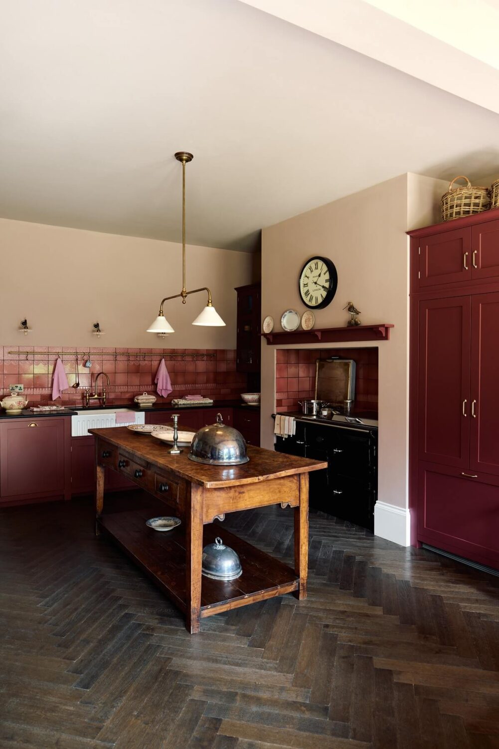 An English Country House Kitchen with Pink Tiles 1 english-country-house-devol-shaker-kitchen-pink-tiles-nordroom