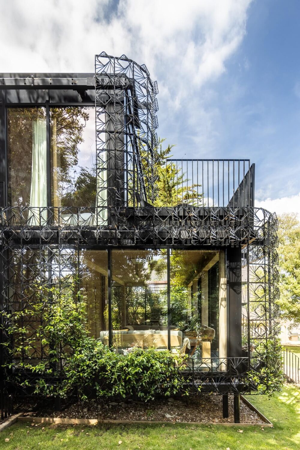 Best of 2023: Outdoor Spaces 34 steel-and-glass-house-england-nordroom