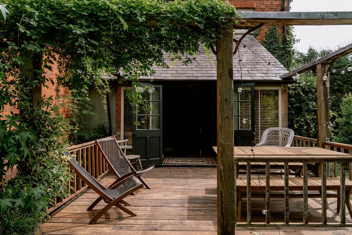 A Warm Living Room in a Historic English Home 15 wooden-terrace-home-england-nordroom