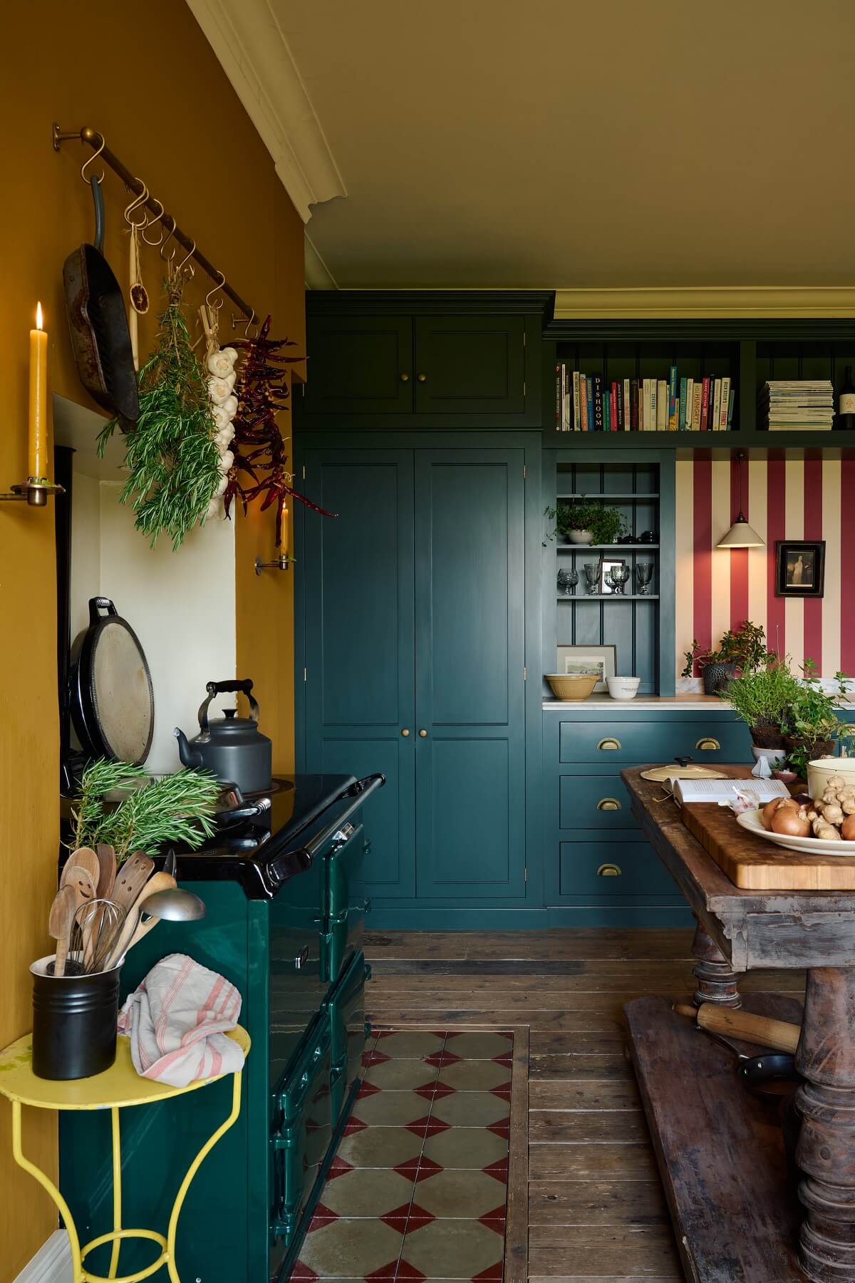 blue-classic-english-kitchen-cabinets-striped-wall-nordroom