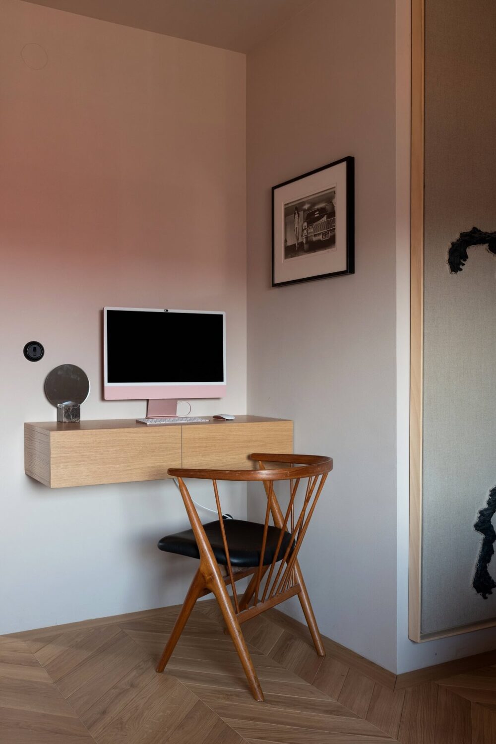 A Luxurious Penthouse Apartment in Stockholm 18 small-floating-desk-bedroom-nordroom
