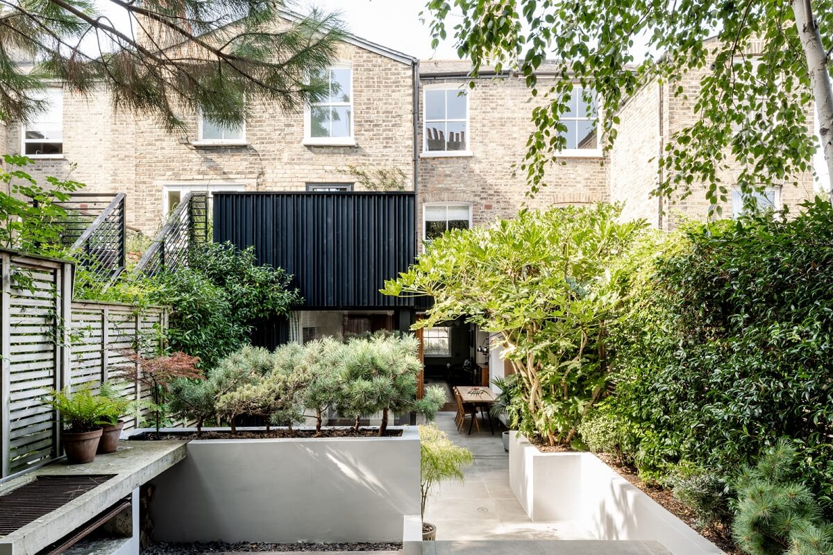 Old and New in a Stylish Renovated Home in London 23 Malvern Road London E8 74 Old and New in a Stylish Renovated Home in London