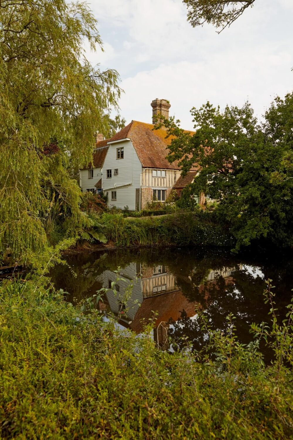 Best of 2023: Outdoor Spaces 23 english country house lake