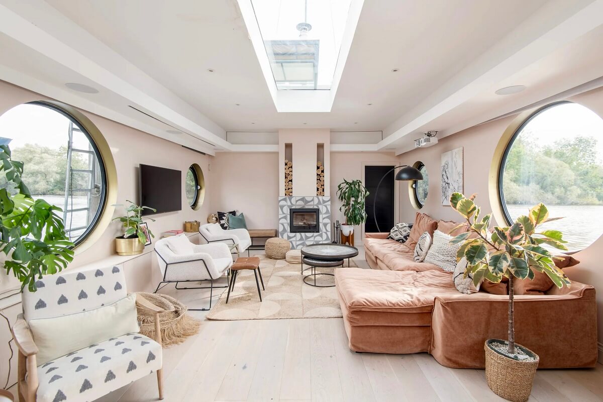 A Spacious and Stylish Houseboat in London 1 this one floats houseboat london living room skylight