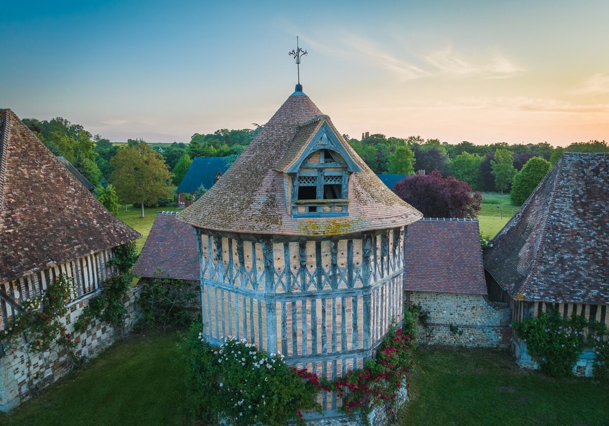 Best of 2024: Architecture 17 exterior renovated chateau france