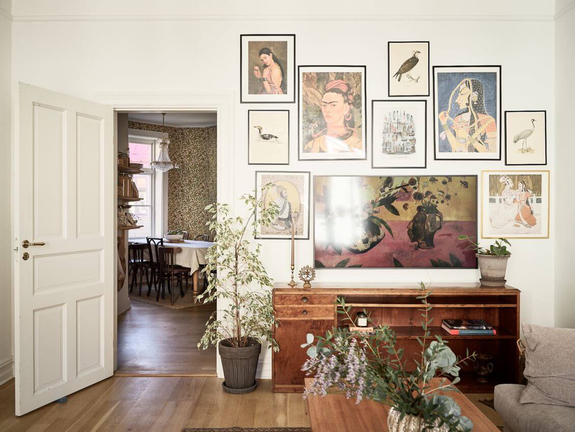 William Morris Wallpaper in a Scandinavian Apartment 1 living room gallery wall