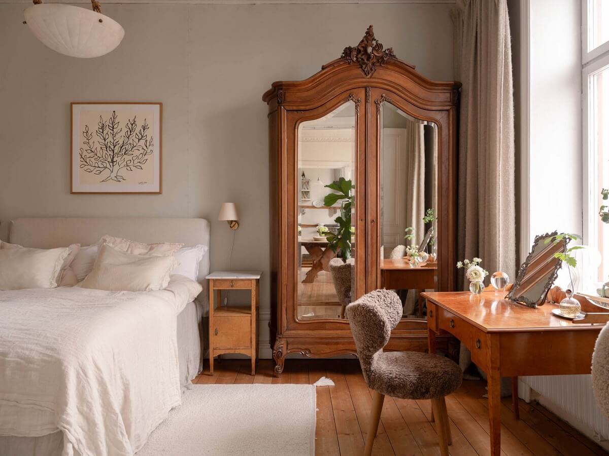 Home Decor Trends 2021: A Comfortable Home 9 antique wardrobe with mirrored doors