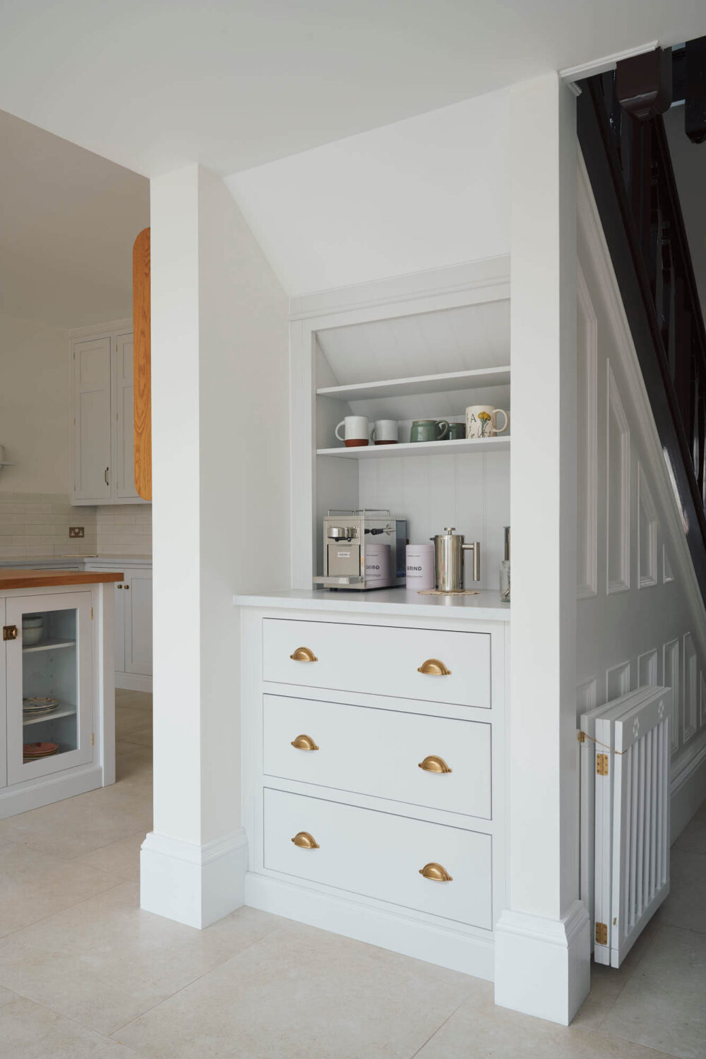 A Stylish White deVOL Kitchen in an Edwardian House 15 16.TheRealShakerKitchen deVOL A Stylish White deVOL Kitchen in an Edwardian House