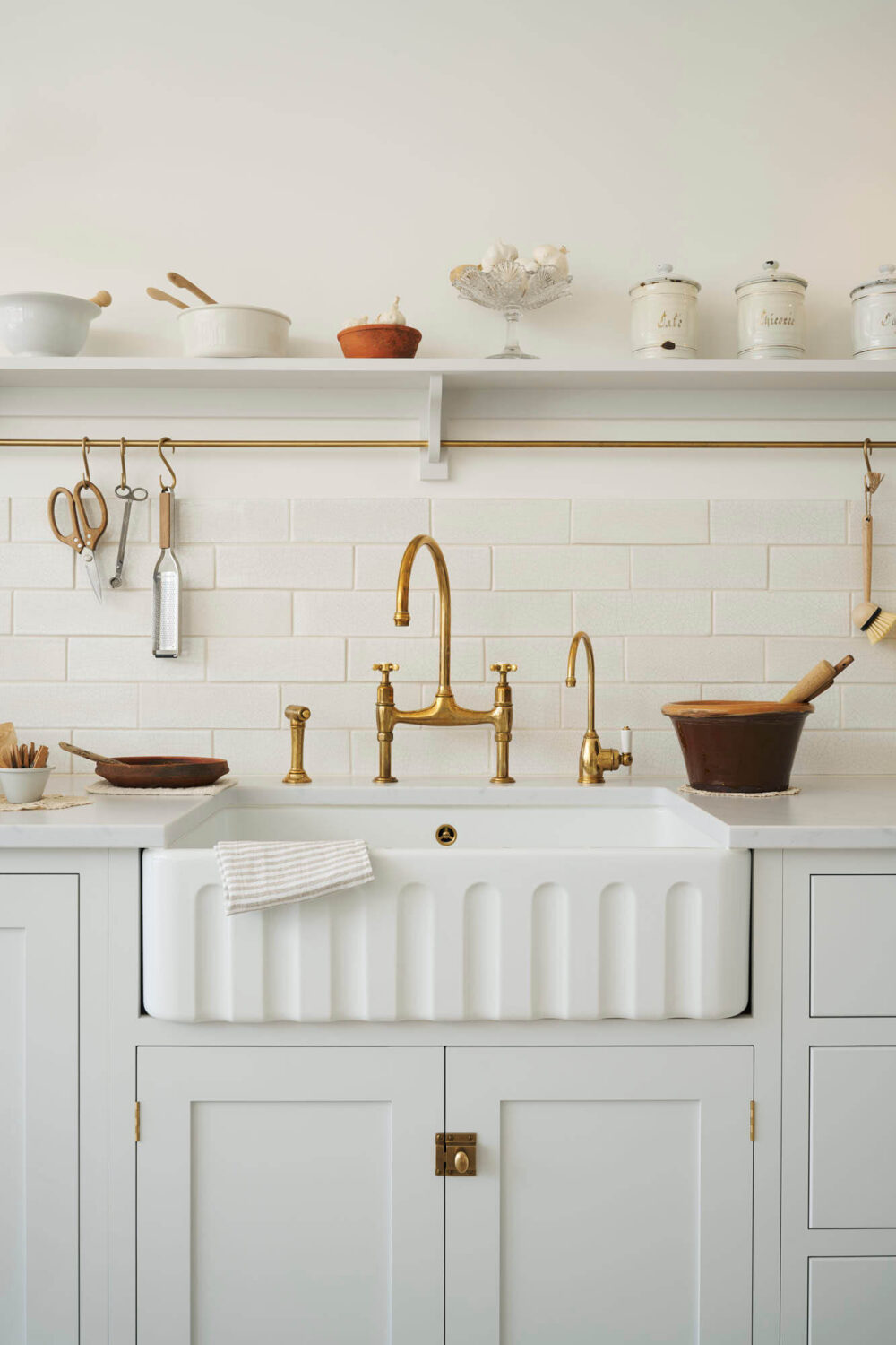A Stylish White deVOL Kitchen in an Edwardian House 7 6.TheRealShakerKitchen deVOL A Stylish White deVOL Kitchen in an Edwardian House