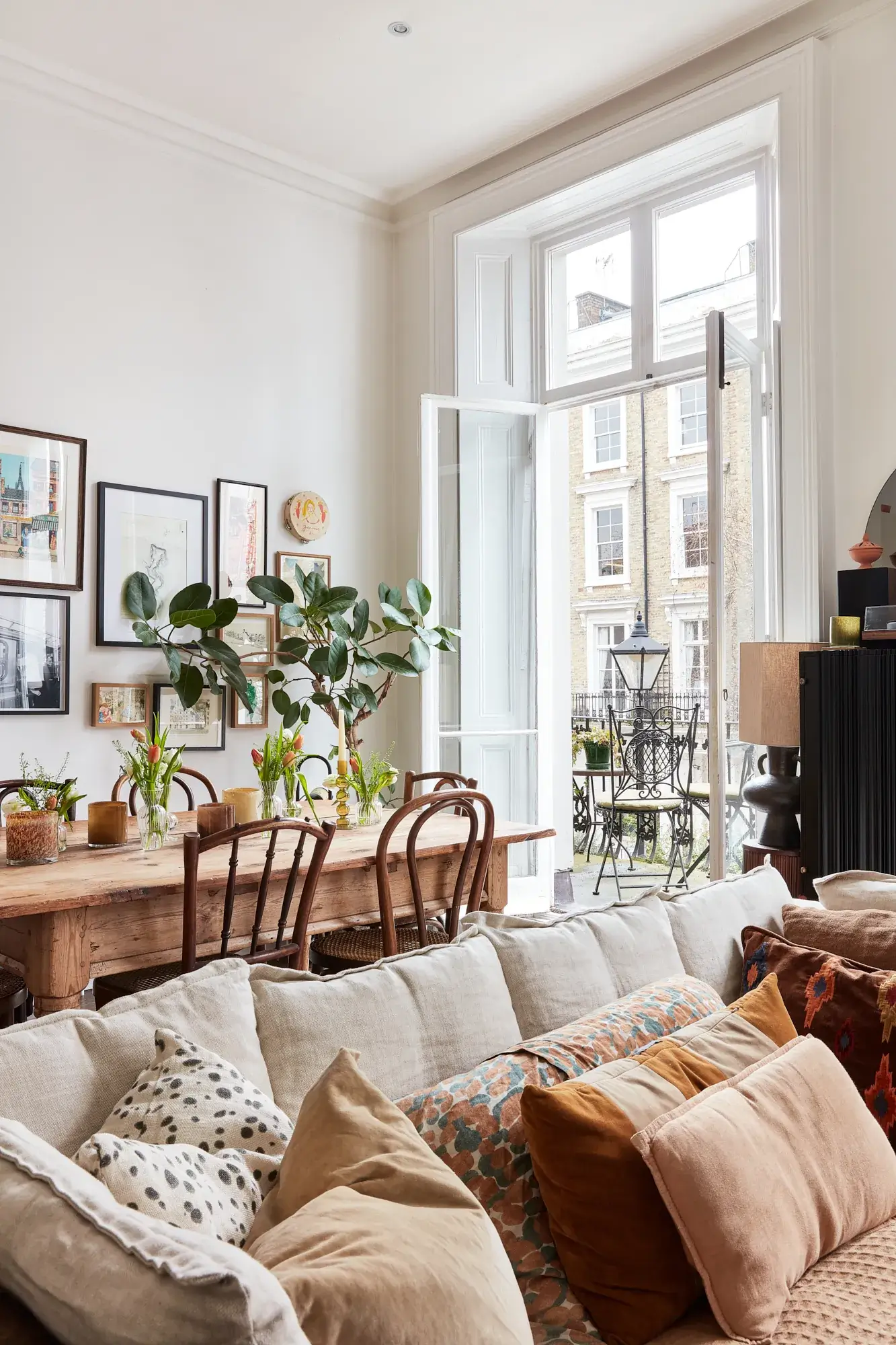A Charming One-Bedroom Apartment in Notting Hill