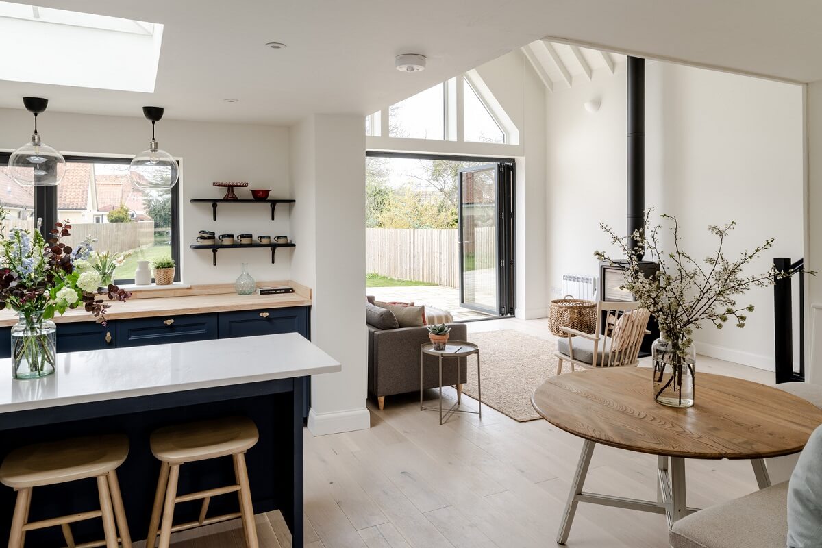 A Modern Barn House in the English Countryside 1 open plan living space with round dining table