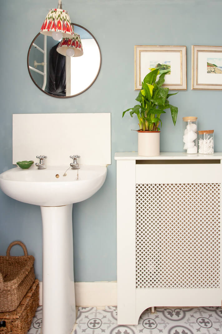 Charming Cottage Style in a London Maisonette 13 bathroom