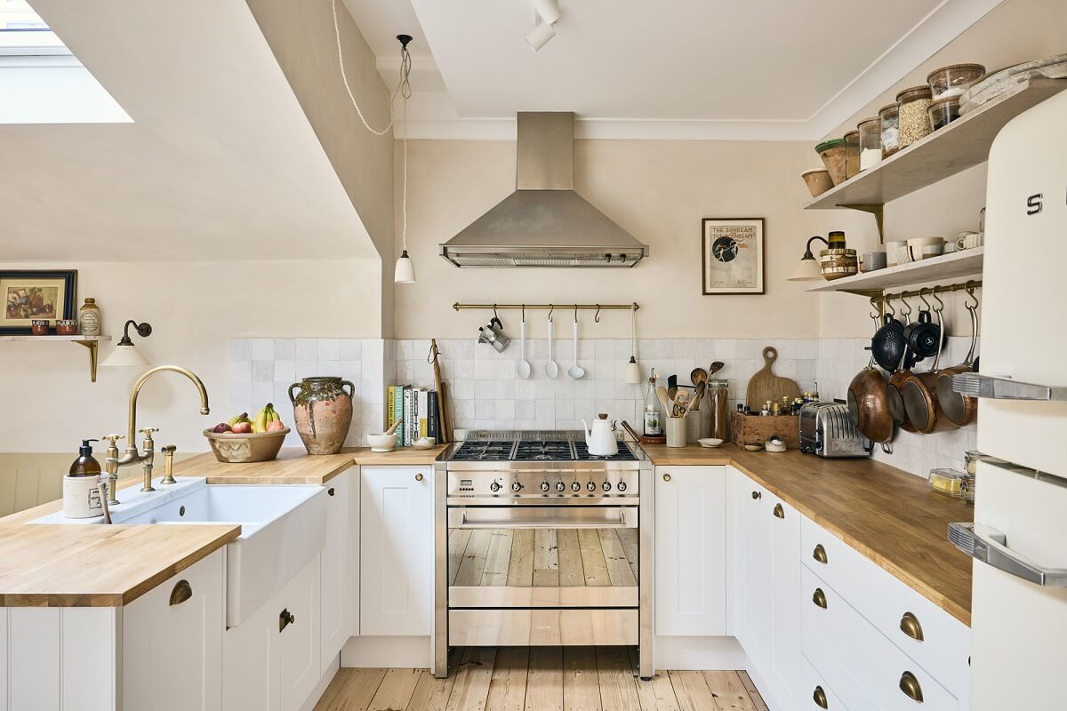 A Light Garden Apartment in London's Poet's Corner 9 light cottage style kitchen with wooden worktop and shelves