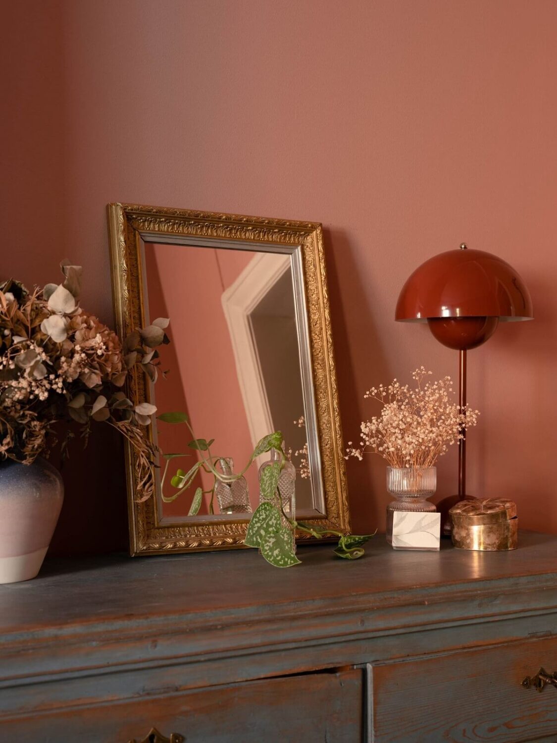 Light and Dark Tones in a Stunning Apartment 13 pink bedroom detail