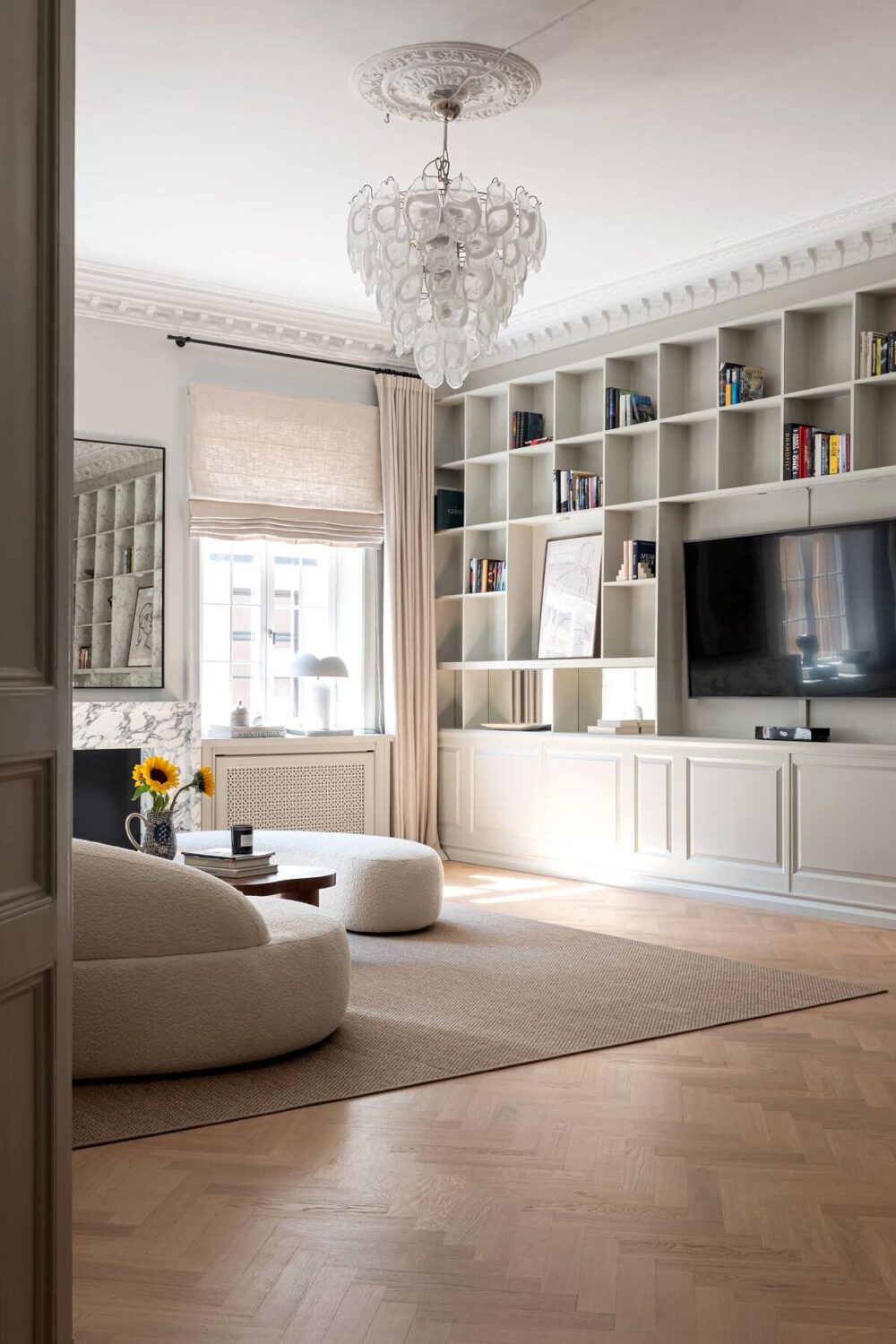 A Luxurious Renovated Turn-of-the-Century Apartment 2 rimage 2 A Luxurious Renovated Turn-of-the-Century Apartment