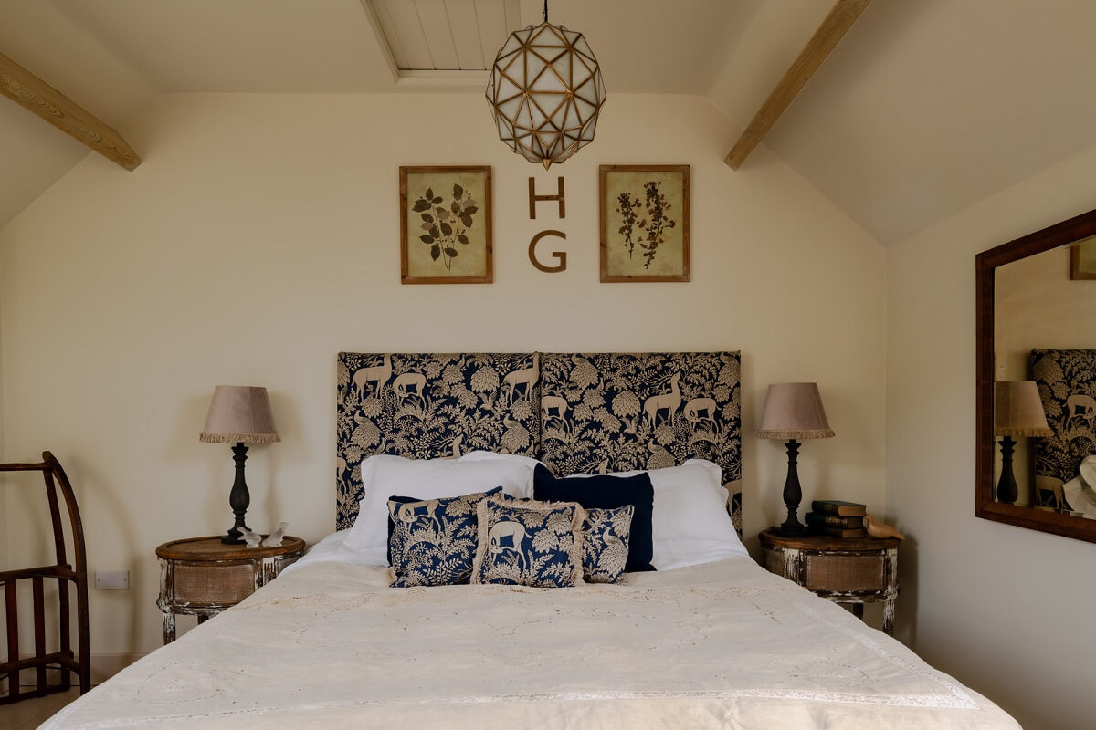 Cottage-Style Interiors in an English Barn Conversion 13 bedroom