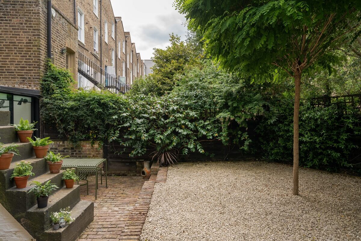 Pared Back Interiors and Light-Filled Spaces in a London Apartment 16 london apartment outdoor space