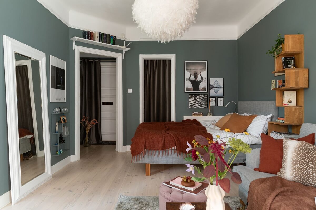 A Stockholm Studio Apartment with Warm Earthy Textiles 10 scandi studio apartment