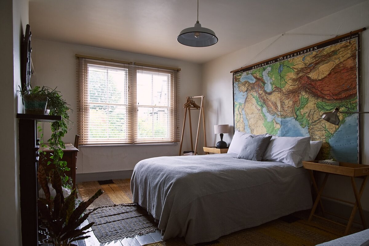 A Grand Victorian House with Many Period Features and a Lush Garden 17 bedroom with map