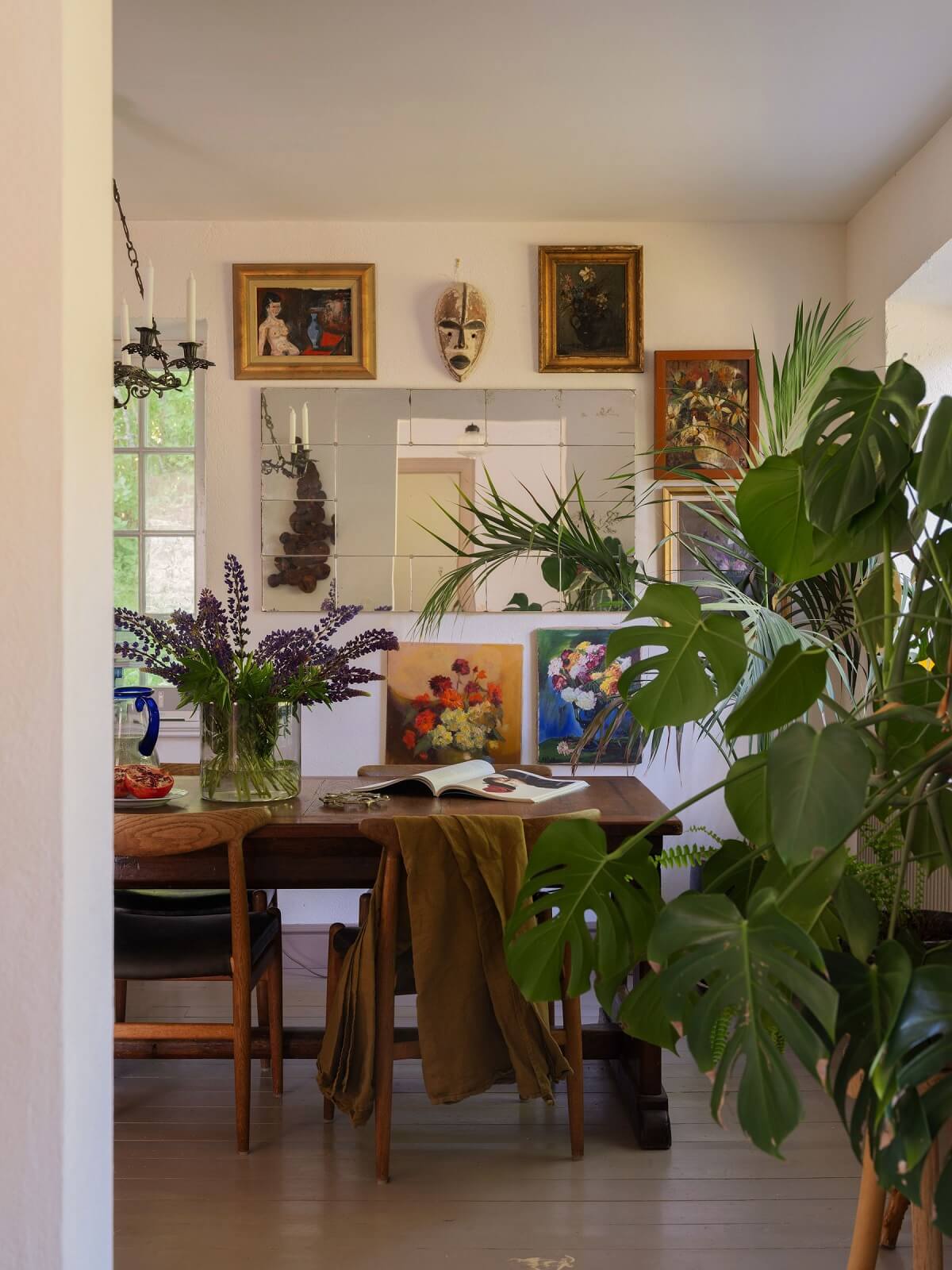 dining room with gallery wall