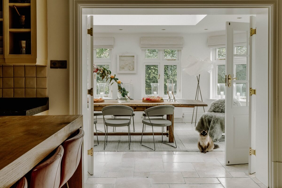 A Grand Arts and Crafts House in London 8 kitchen view into dining room