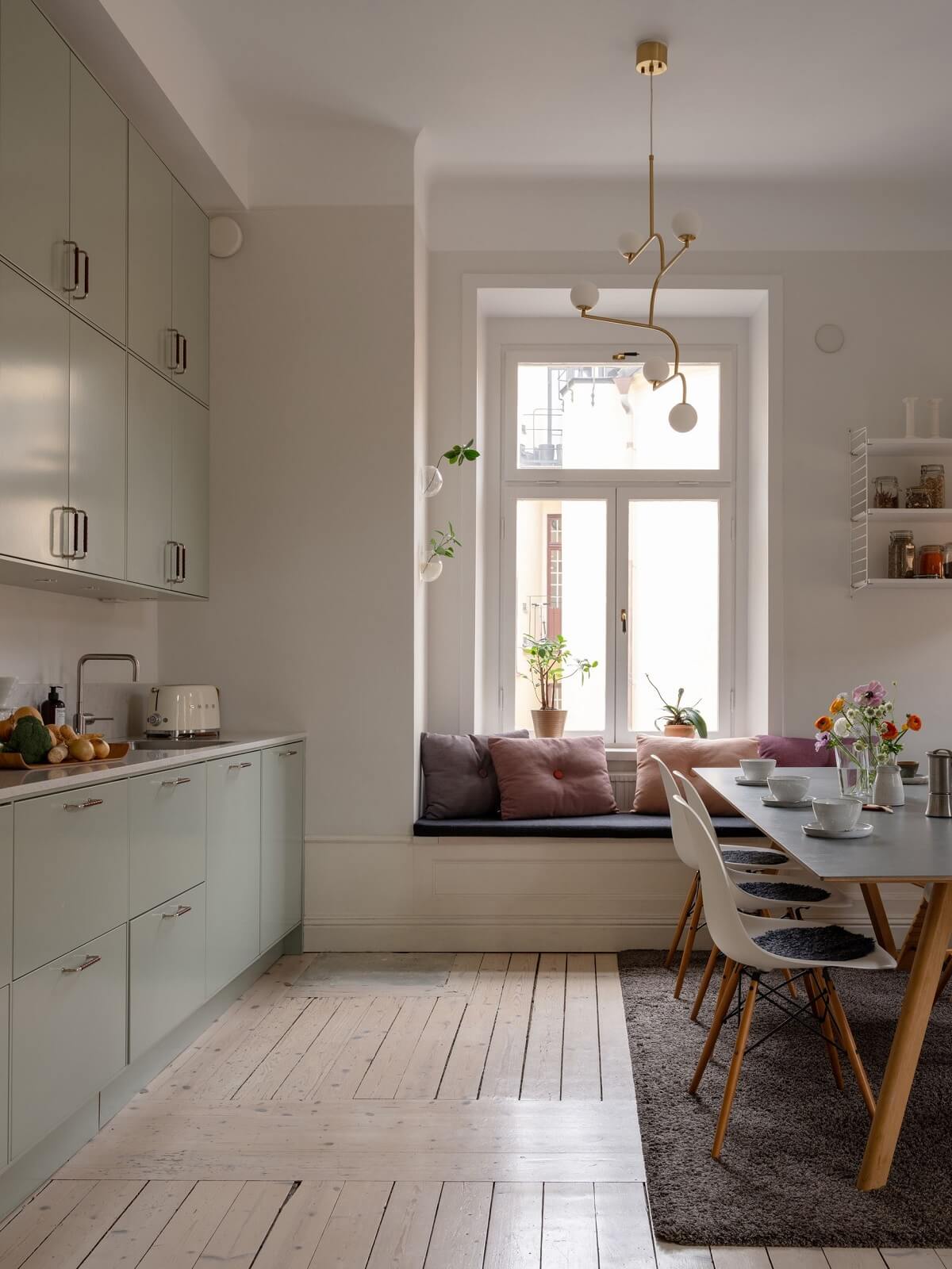 light kitchen double upper cabinets
