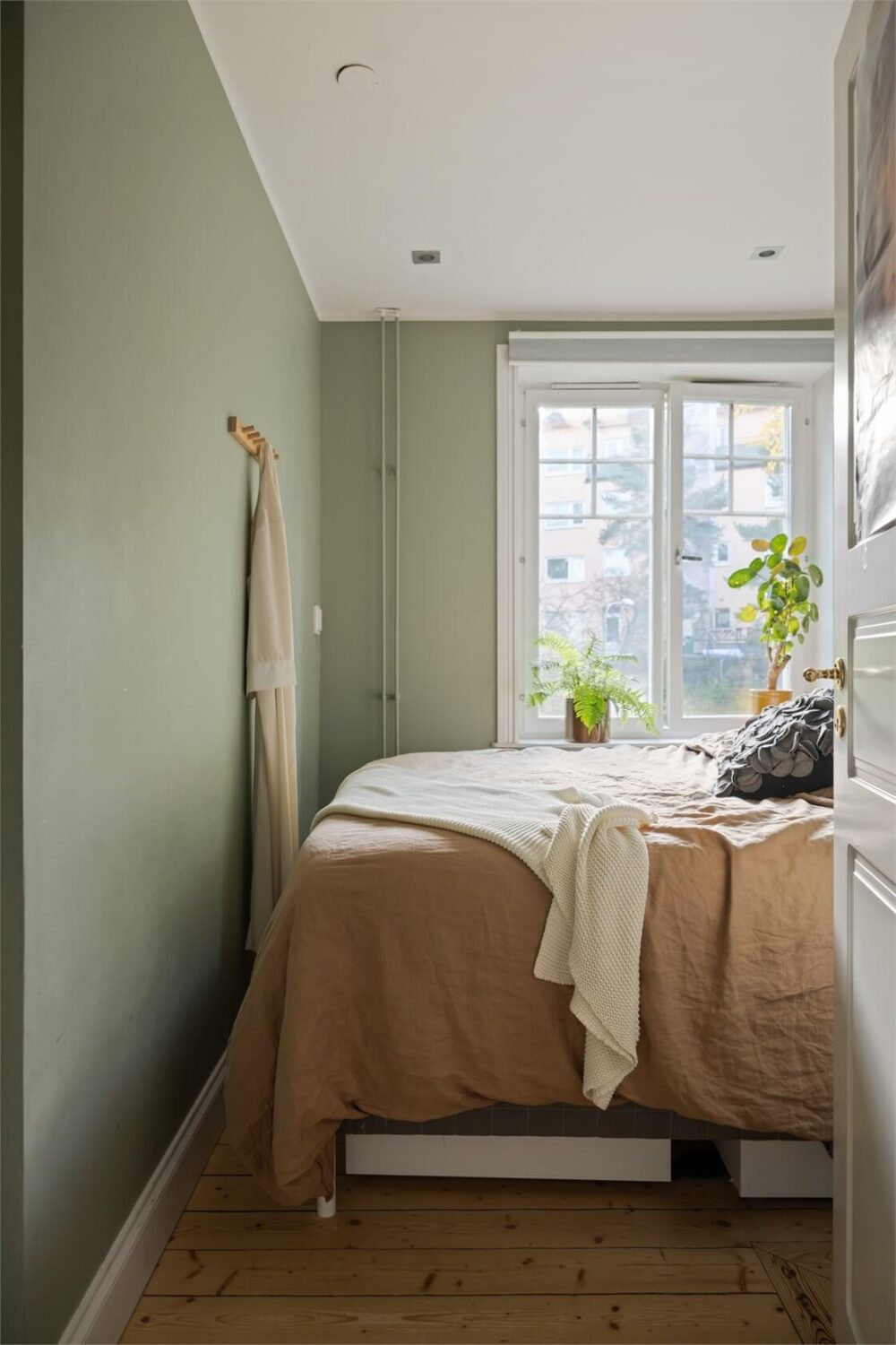 Green Tones in a Turn-of-the-Century Stockholm Apartment 14 tiny bedroom gray green walls