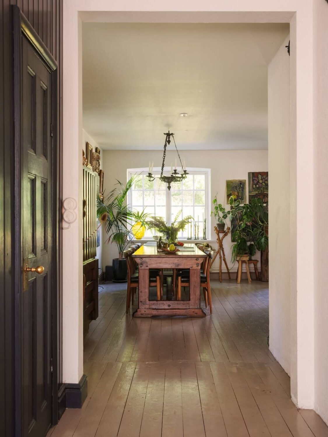 Best of 2025: Dining Rooms 37 view into dining room