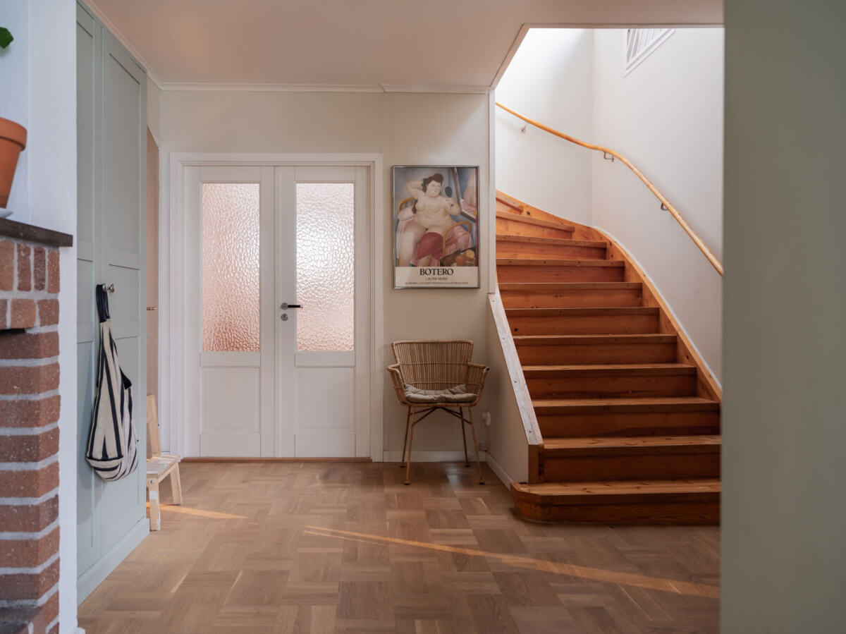 A Beautiful Midcentury Family Home South of Stockholm 27 large hall parquet floor