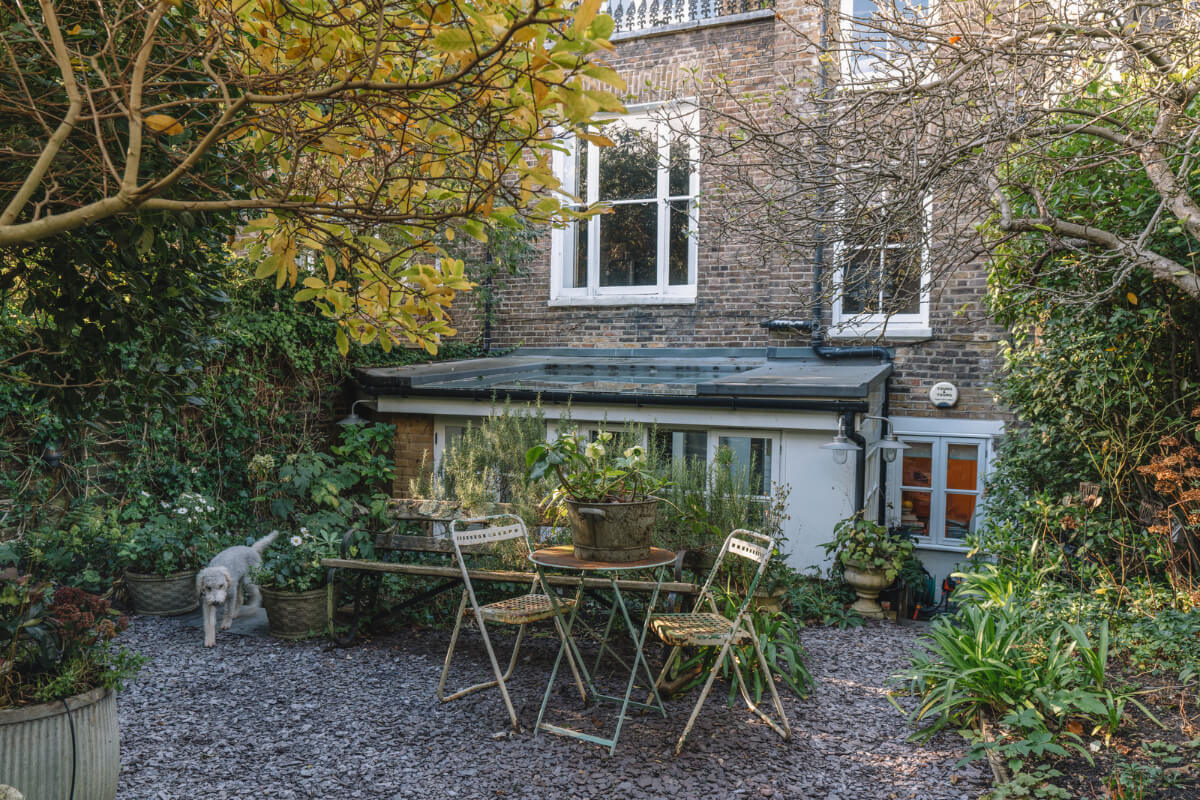 A Charming Garden Apartment in North Kensington 19 london garden