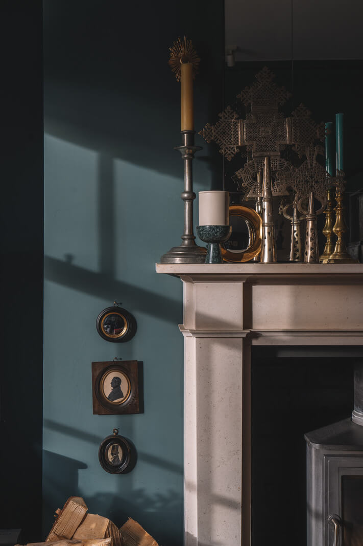 A Renovated Georgian Townhouse with a Stunning Kitchen Extension 2 fireplace detail