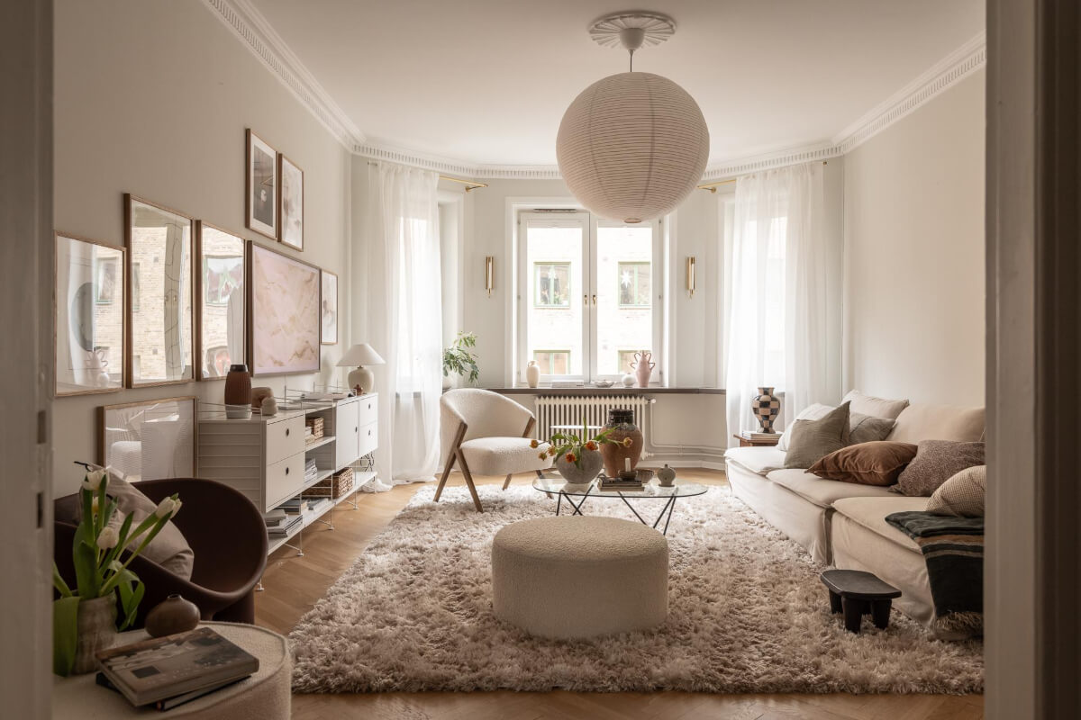 serene living room bay window large fluffy rug