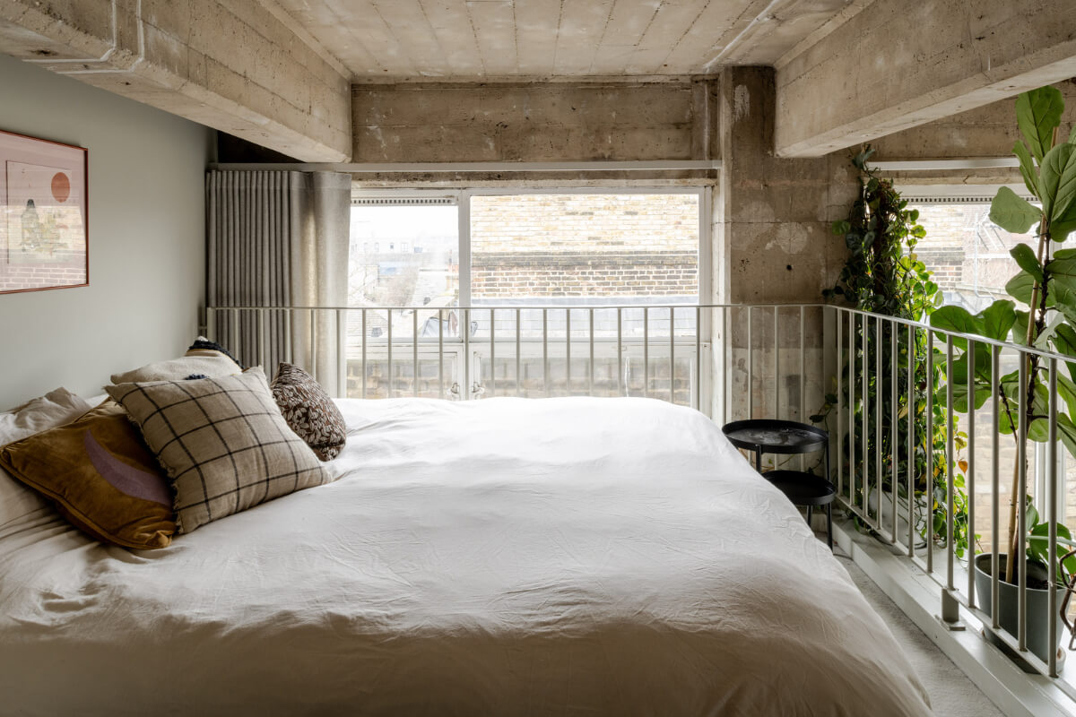 A Plant-Filled Loft Apartment in a Former Clothing Factory 16 loft bedroom