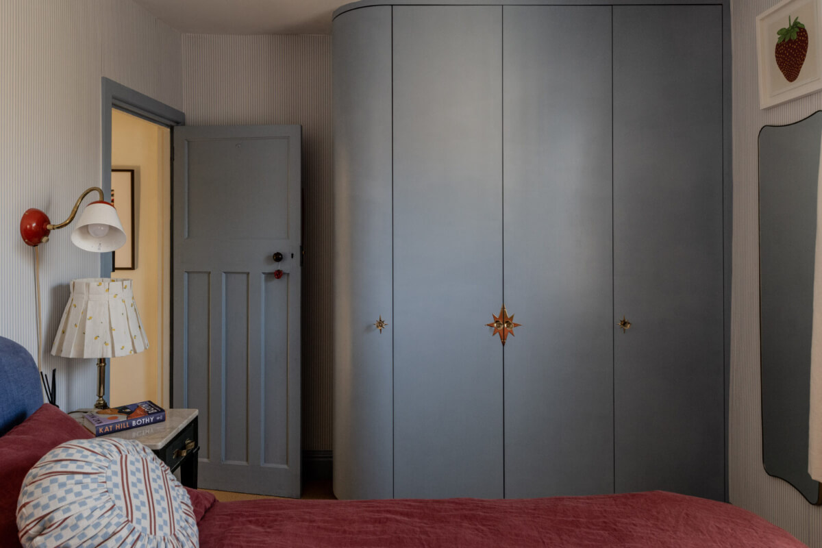 Color, Pattern, and Textures in a Renovated London Townhouse 14 blue curved wardrobes nordroom