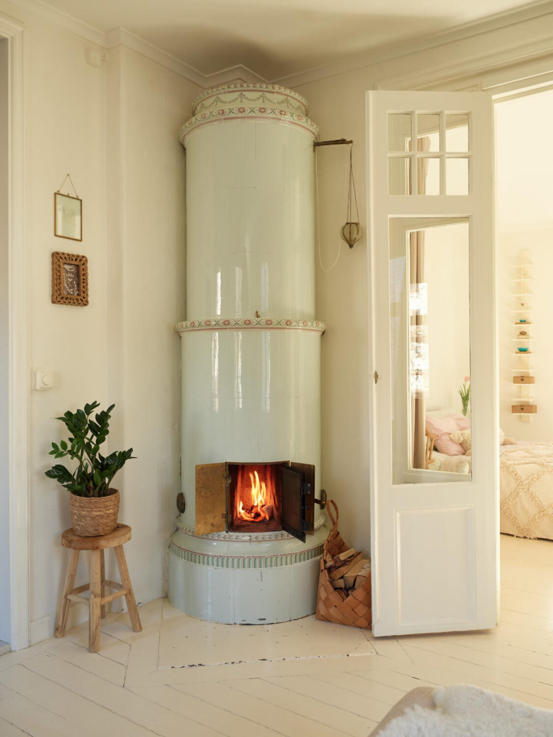 Light-Filled Rooms and a Charming Veranda in a Swedish Apartment 6 pastel blue firpelace