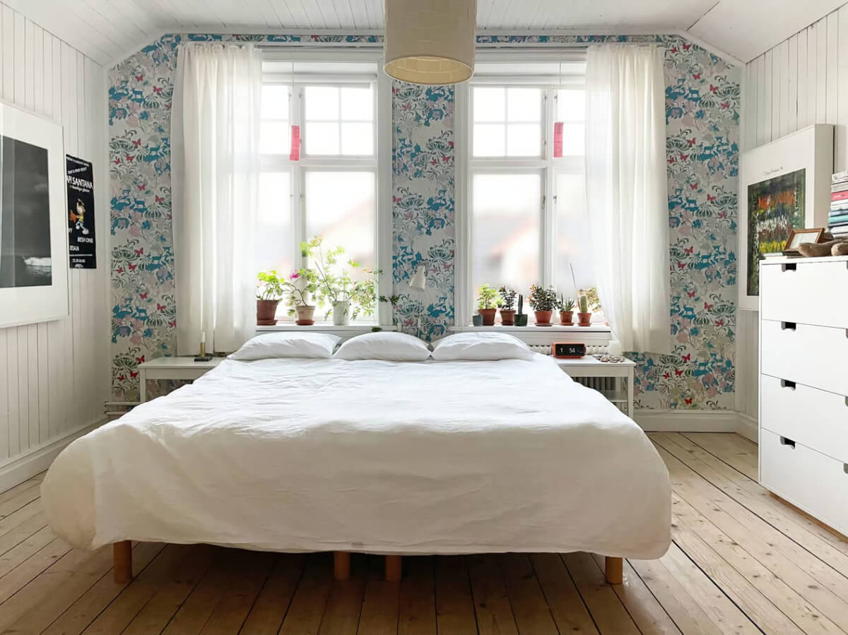 A Beautiful Former Summer House in Southern Sweden 19 bedroom blue wallpaper