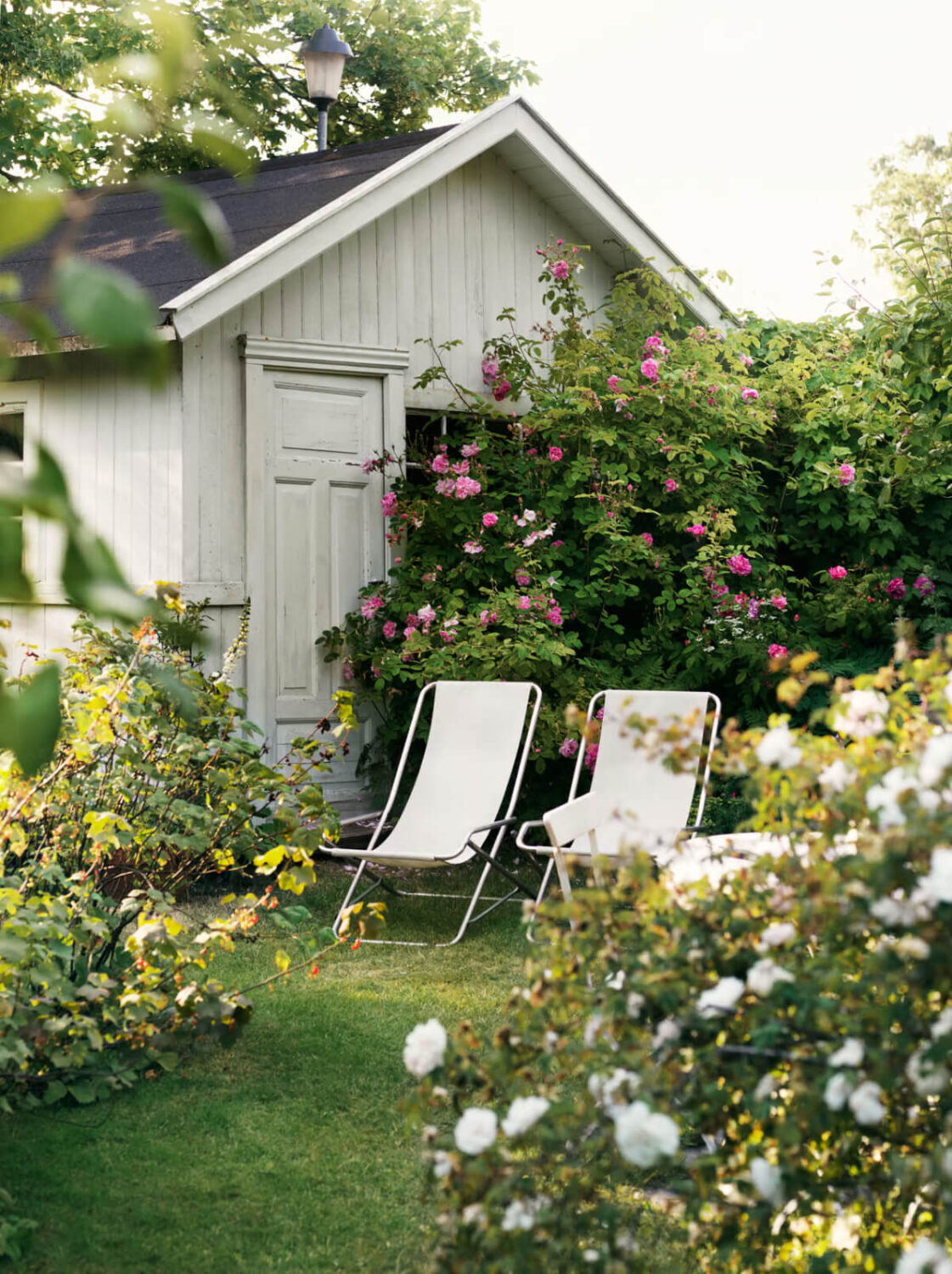 Best of 2025: Balconies and Gardens 56 summerhouse garden lounge beds