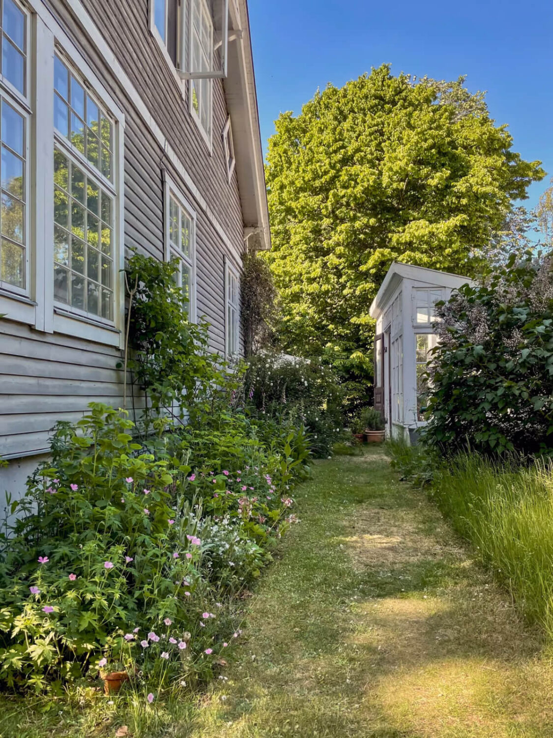 A Beautiful Former Summer House in Southern Sweden 31 swedish summerhouse garden