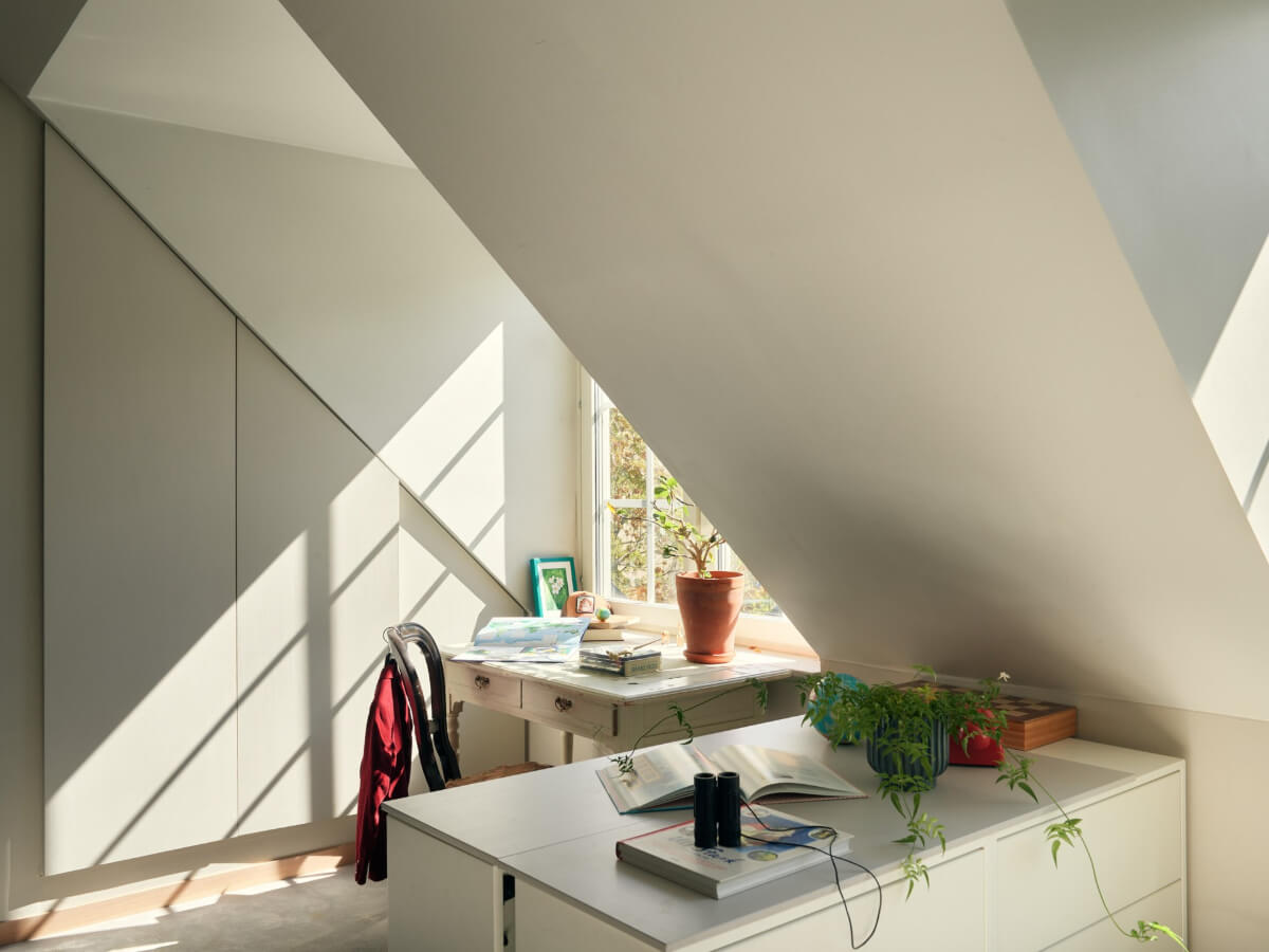 A Stunning Top-Floor Apartment with High Ceilings in a Former Church 26 antique white desk