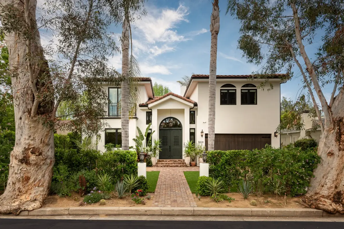 A Creative Sanctuary in Sherman Oaks Designed by Mendy Cheng 34 exterior mediterranean style home sherman oaks A Creative Sanctuary in Sherman Oaks Designed by Mendy Cheng